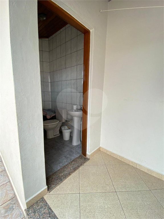 Casa à venda com 4 quartos, sendo 1 suíte, no Centro, Bom Jesus dos Perdões, SP