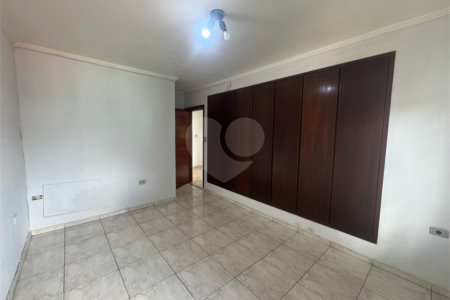 Casa à venda com 4 quartos, sendo 2 suítes, em Jardim Bela Vista, Guarulhos, SP