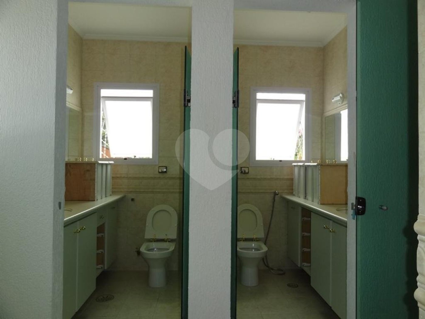 Casa à venda com 4 suítes no condomínio Jardim Ibiratiba, São Paulo - SP