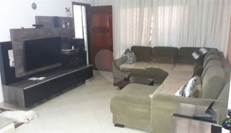 Sobrado à venda com 4 quartos em Cupecê, São Paulo, SP