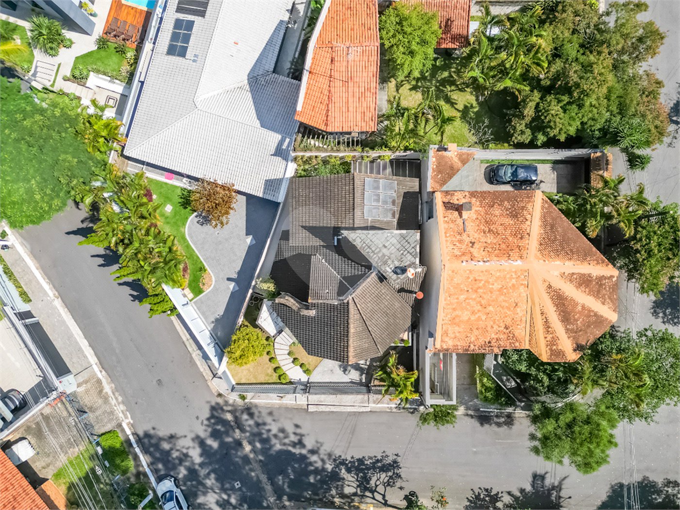 Casa à venda com 4 quartos, sendo 2 suítes, em Jardim Marajoara, São Paulo, SP