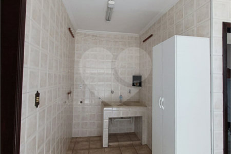 Sobrado à venda com 3 quartos, sendo 1 suíte,  em Jardim Pinheiros, São Paulo, SP