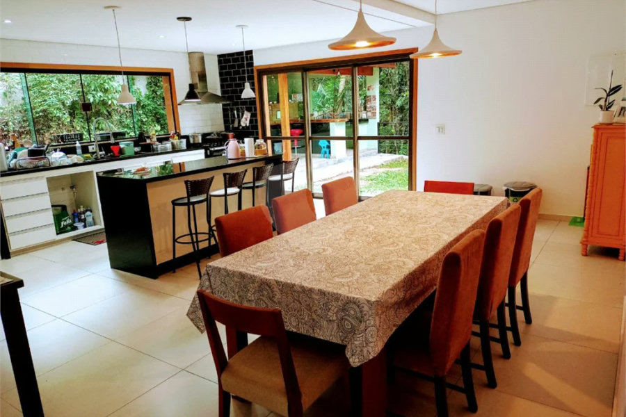 Casa à venda ou para alugar com 5 quartos, sendo 4 suítes, no condomínio Associação Reserva das Hortênsias, Mairiporã - SP