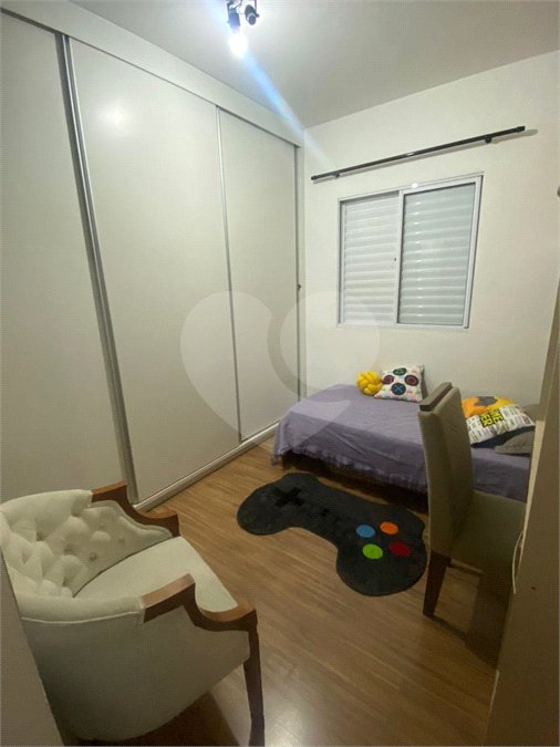 Apartamento à venda com 2 quartos, sendo 1 suíte,  em Jardim Carambeí, São Roque, SP