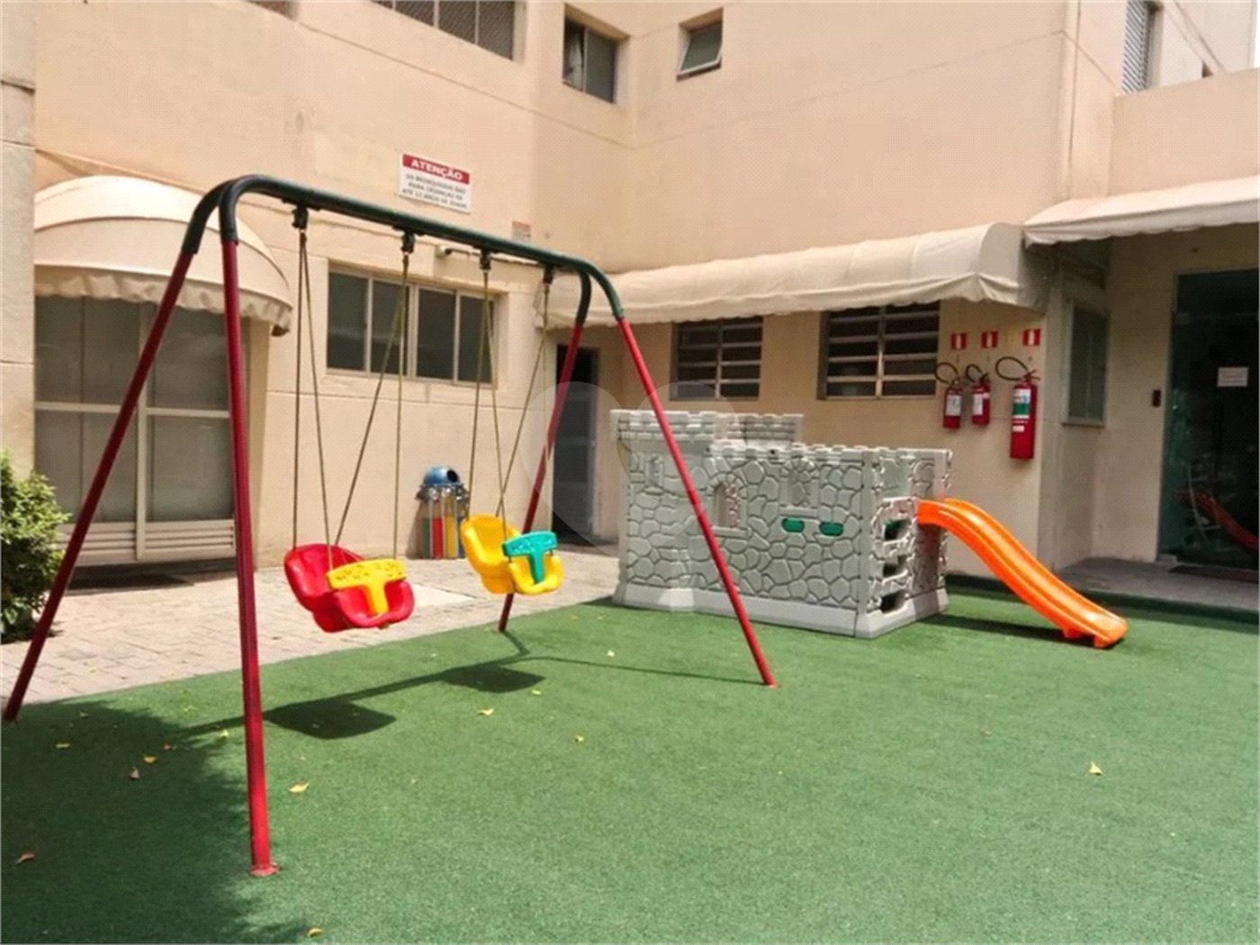 Apartamento à venda com 2 quartos em Parque Maria Domitila, São Paulo, SP