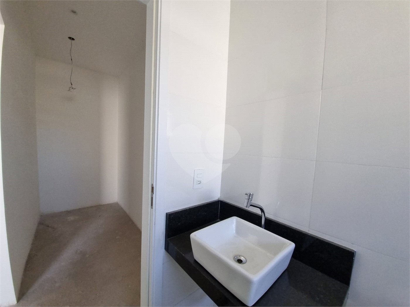 Casa à venda com 2 suítes no condomínio Residencial Américo Figueiredo, Sorocaba - SP