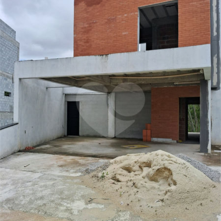 Casa à venda com 3 quartos, sendo 1 suíte, no condomínio Mosaico da Serra, Mogi das Cruzes - SP