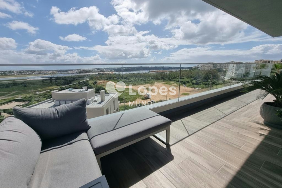 Cobertura T2 à venda em Portimão, Algarve, Portugal – Piscina no rooftop