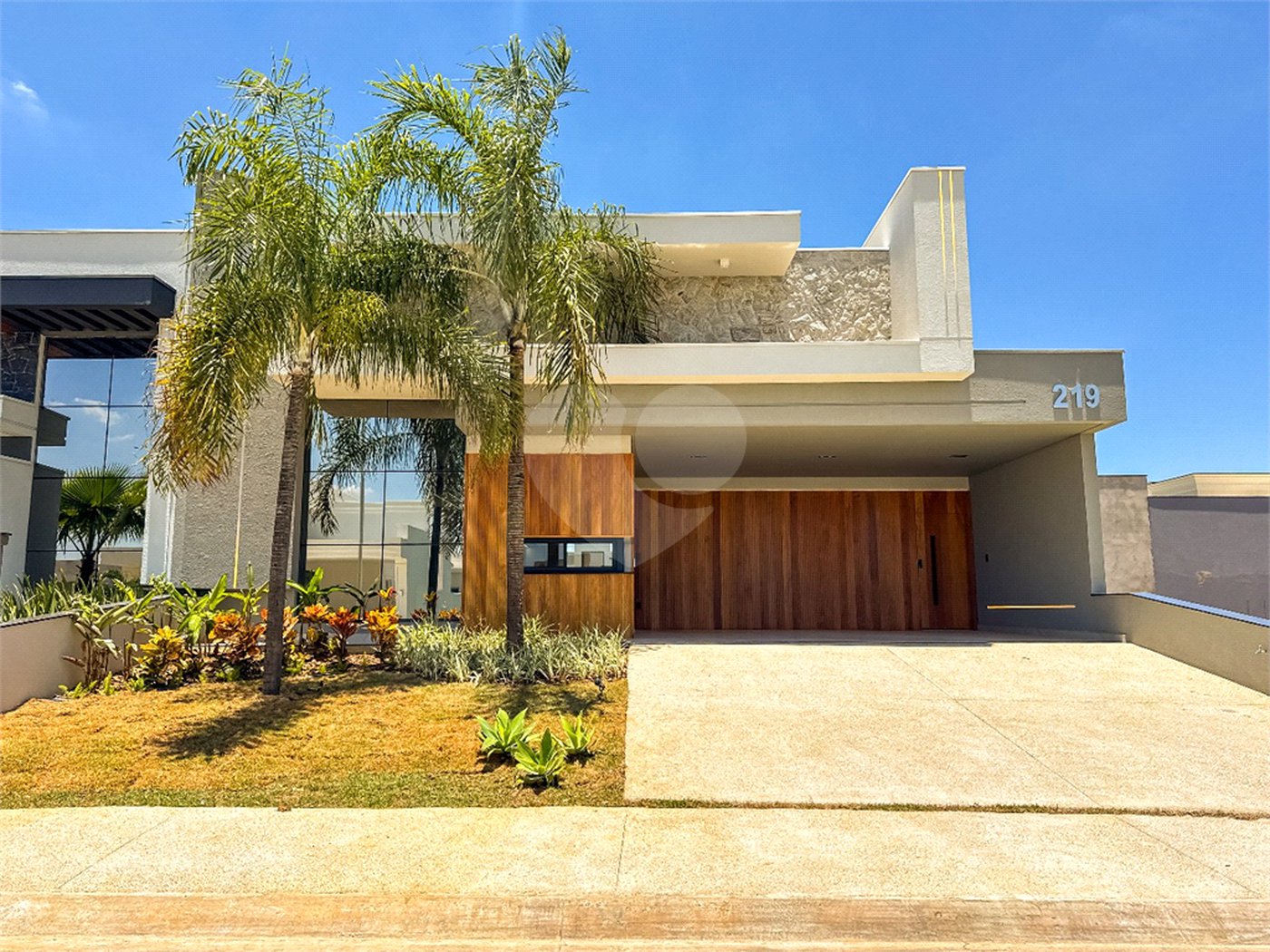 Casa à venda com 3 suítes no condomínio Jardim Residencial Dona Maria Candida, Indaiatuba - SP