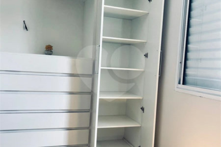 Apartamento à venda com 2 quartos em Parque Maria Domitila, São Paulo, SP