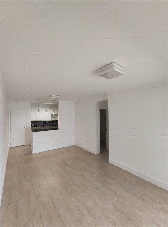 Apartamento à venda ou para alugar com 3 quartos, sendo 1 suíte, em Parque Reboucas, São Paulo, SP