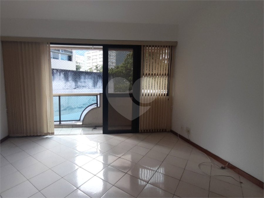 Apartamento à venda com 3 quartos, sendo 1 suíte,  em Lagoa, Rio de Janeiro, RJ