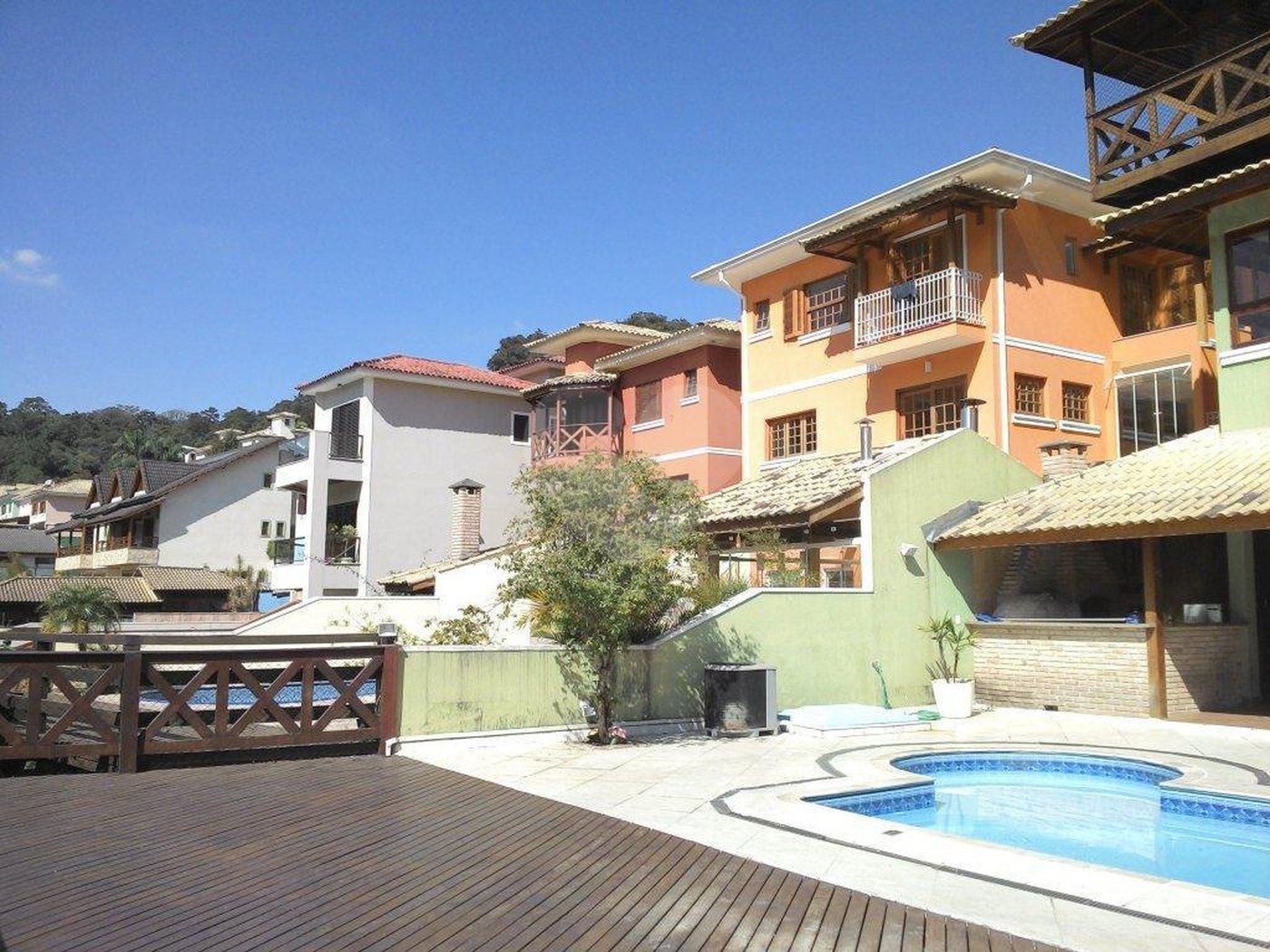 Casa à venda com 4 quartos, sendo 2 suítes,  em Horto, São Paulo, SP