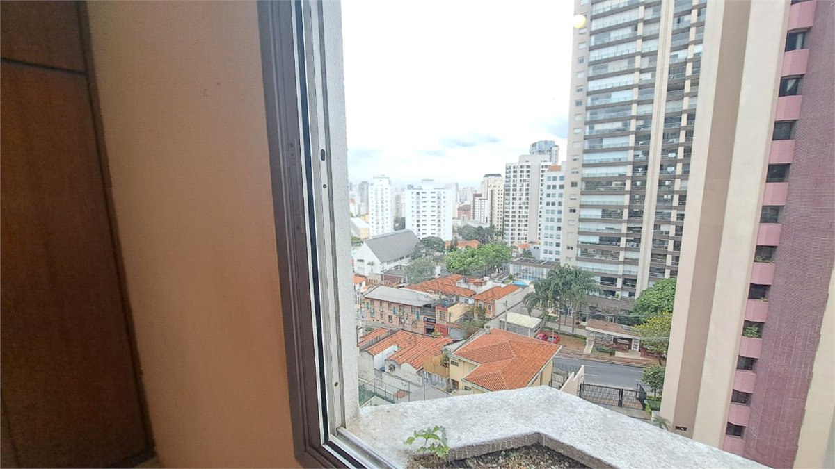 Apartamento à venda com 3 quartos, sendo 1 suíte, em Vila Mariana, São Paulo, SP
