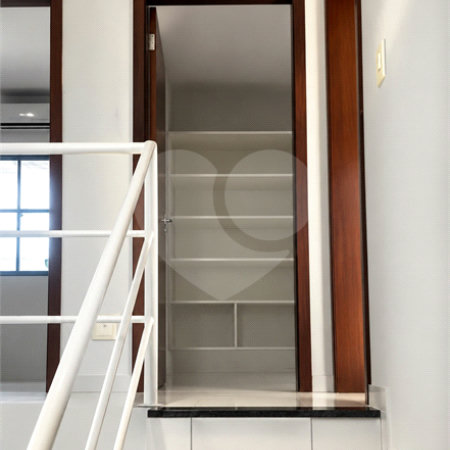 Casa à venda com 3 quartos, sendo 1 suíte,  no condomínio Maison Vert, Várzea Grande - MT