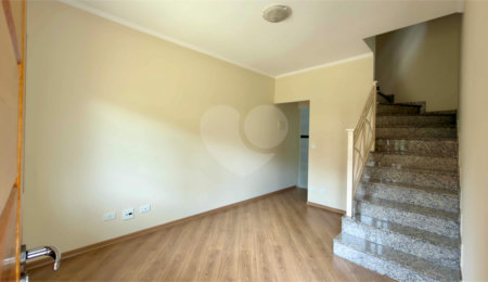 Casa à venda com 2 quartos no condomínio Portal dos Gamez, Atibaia - SP