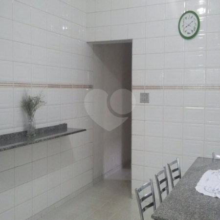 Casa à venda com 3 quartos, sendo 1 suíte, em Jardim Pinheiros, São Paulo, SP