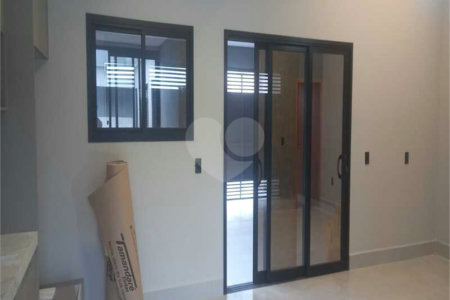 Casa Térrea à venda com 3 quartos, sendo 1 suíte, em Jardim Bom Sucesso, Indaiatuba, SP