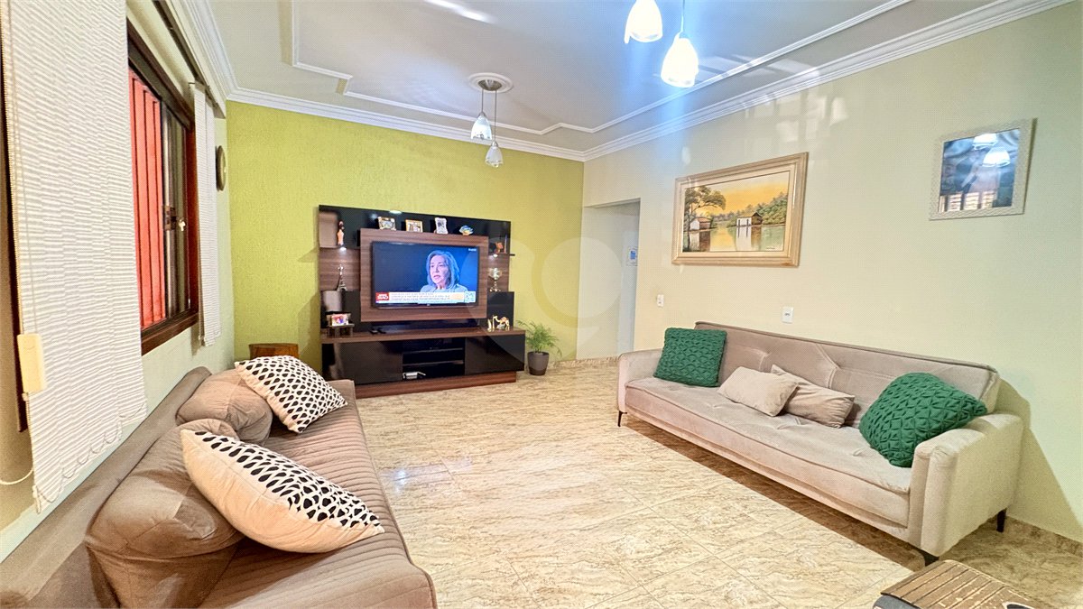 Sobrado à venda com 3 quartos, sendo 1 suíte, em Jardim São Guilherme, Sorocaba, SP