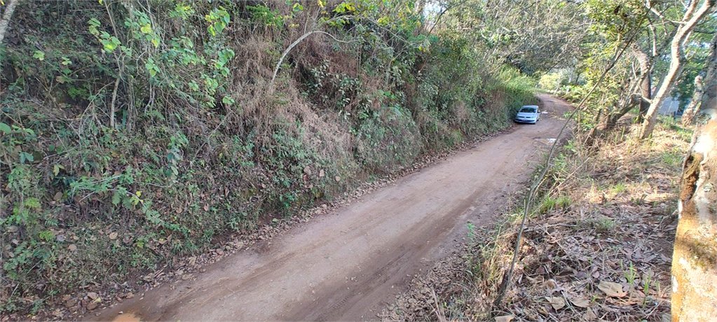 Área rural em Piracaia com 3.289 metros, ótima para chácara, as margens do rio Cachoeira