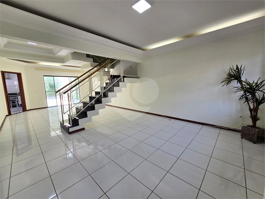 Casa para alugar com 4 quartos, sendo 3 suítes,  no condomínio Village Saint Claire, Sorocaba - SP
