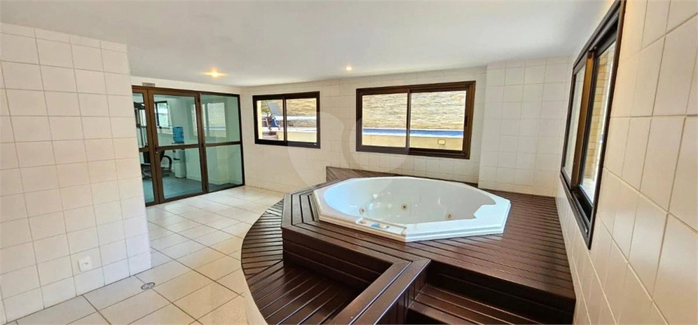 Duplex à venda com 4 suítes em Jardim Paulista, São Paulo, SP