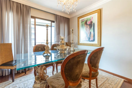 Apartamento à venda com 3 quartos, sendo 2 suítes, em Campo Belo, São Paulo, SP