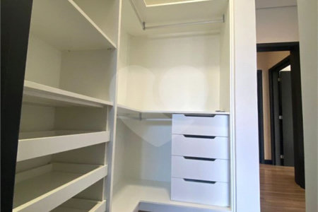 Casa à venda com 4 suítes no condomínio Campo de Toscana, Vinhedo - SP