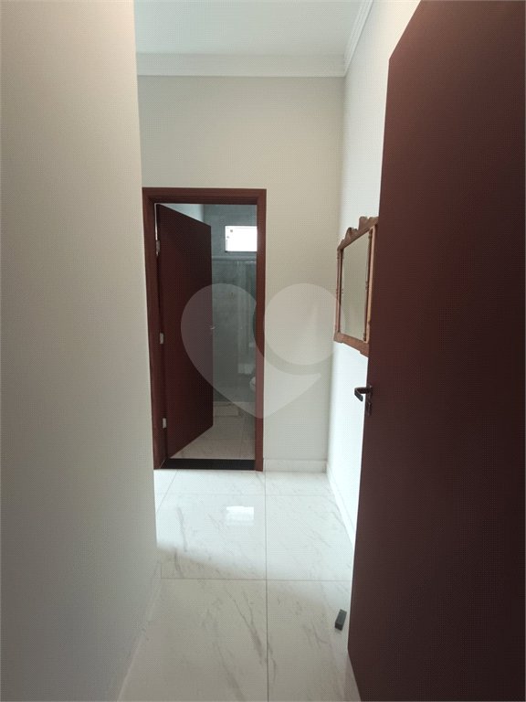 Casa à venda com 3 quartos, sendo 1 suíte,  no condomínio Ipes 2, Tatuí - SP