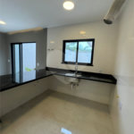Casa à venda com 5 quartos, sendo 4 suítes, no condomínio Grand Park, Rio de Janeiro - RJ