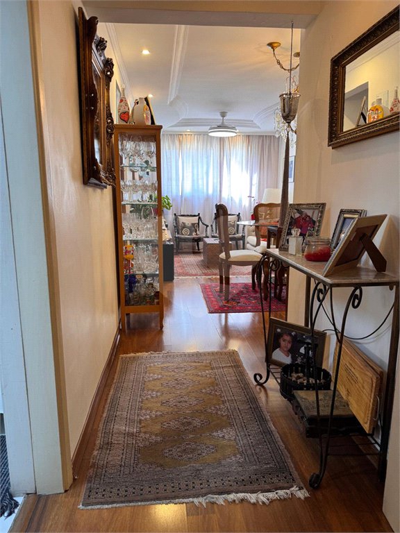 Apartamento à venda com 3 quartos, sendo 1 suíte, em Indianópolis, São Paulo, SP