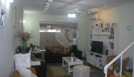 Sobrado à venda com 3 quartos, sendo 1 suíte,  em Chácara Santo Antônio, São Paulo, SP