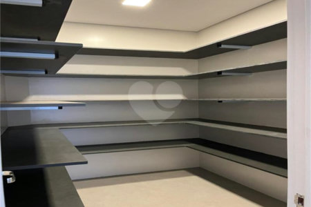 Casa à venda com 3 suítes no condomínio Jardim Residencial Dona Lucilla, Indaiatuba - SP