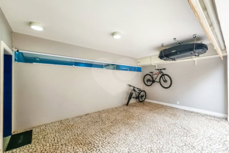 Casa em condomínio à venda na Granja Julieta