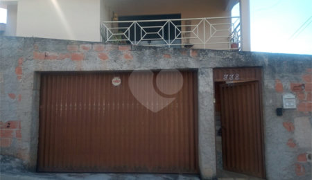 Casa à venda com 2 suítes em Jardim Santa Bárbara, Atibaia, SP