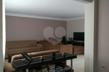 Casa à venda com 3 quartos, sendo 1 suíte,  em Santana, São Paulo, SP