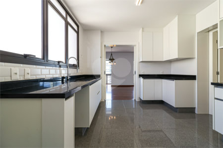 Apartamento à venda com 3 suítes em Cidade Monções, São Paulo, SP