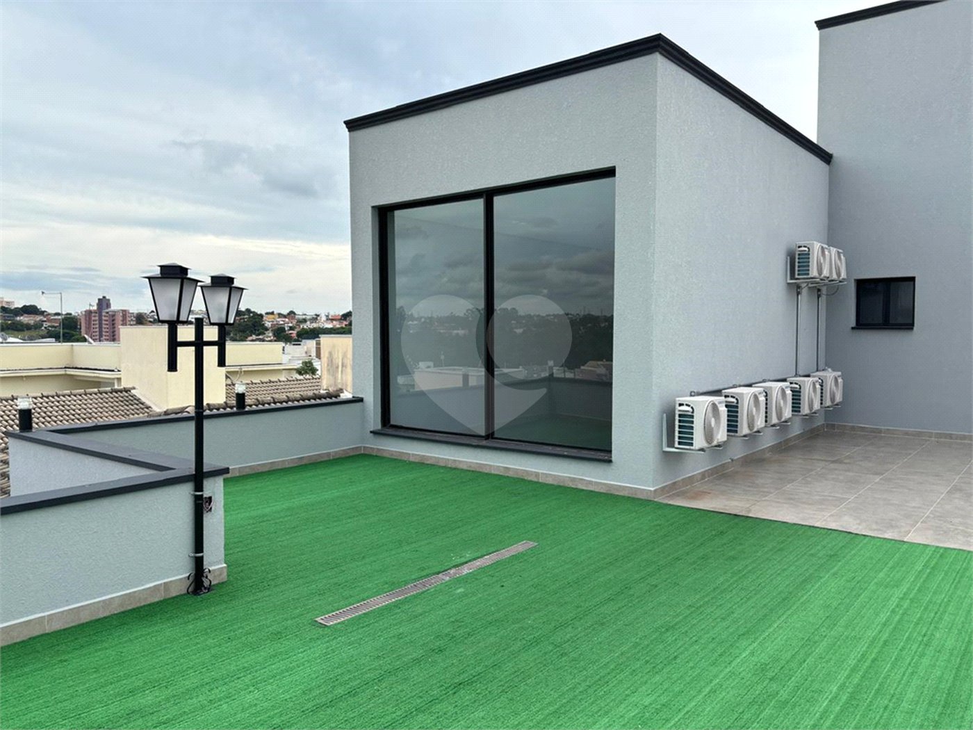 Casa à venda com 4 suítes no condomínio Residencial Costa das Areias, Salto - SP