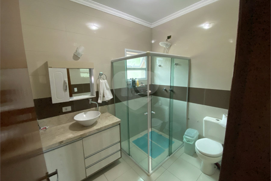 Sobrado à venda com 3 quartos, sendo 1 suíte,  em Jardim Vila Galvão, Guarulhos, SP