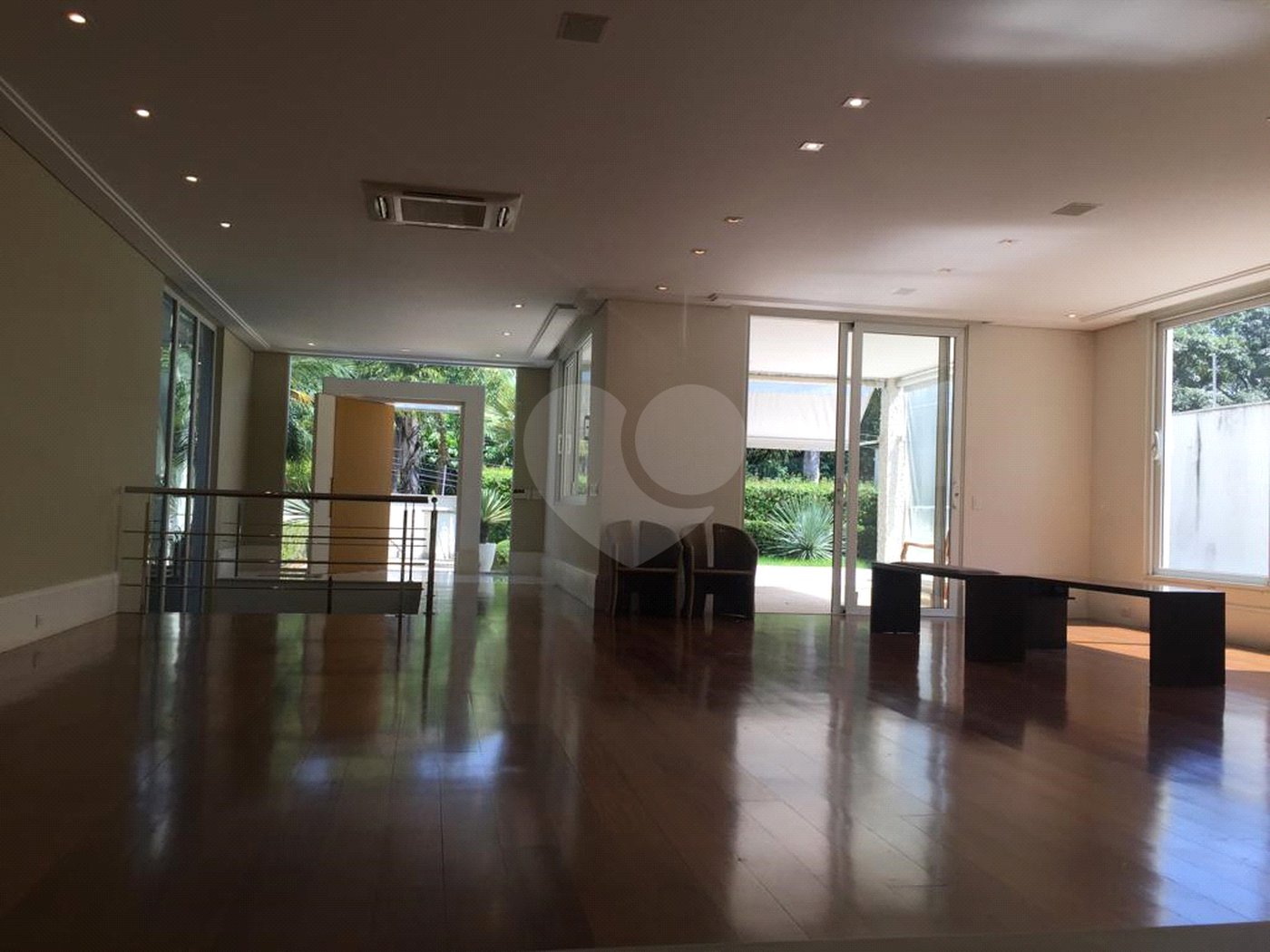 Sobrado à venda ou para alugar com 7 quartos, sendo 4 suítes,  em Cidade Jardim, São Paulo, SP