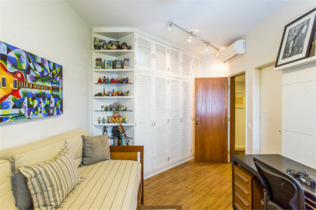 Apartamento à venda com 4 suítes em Real Parque, São Paulo, SP
