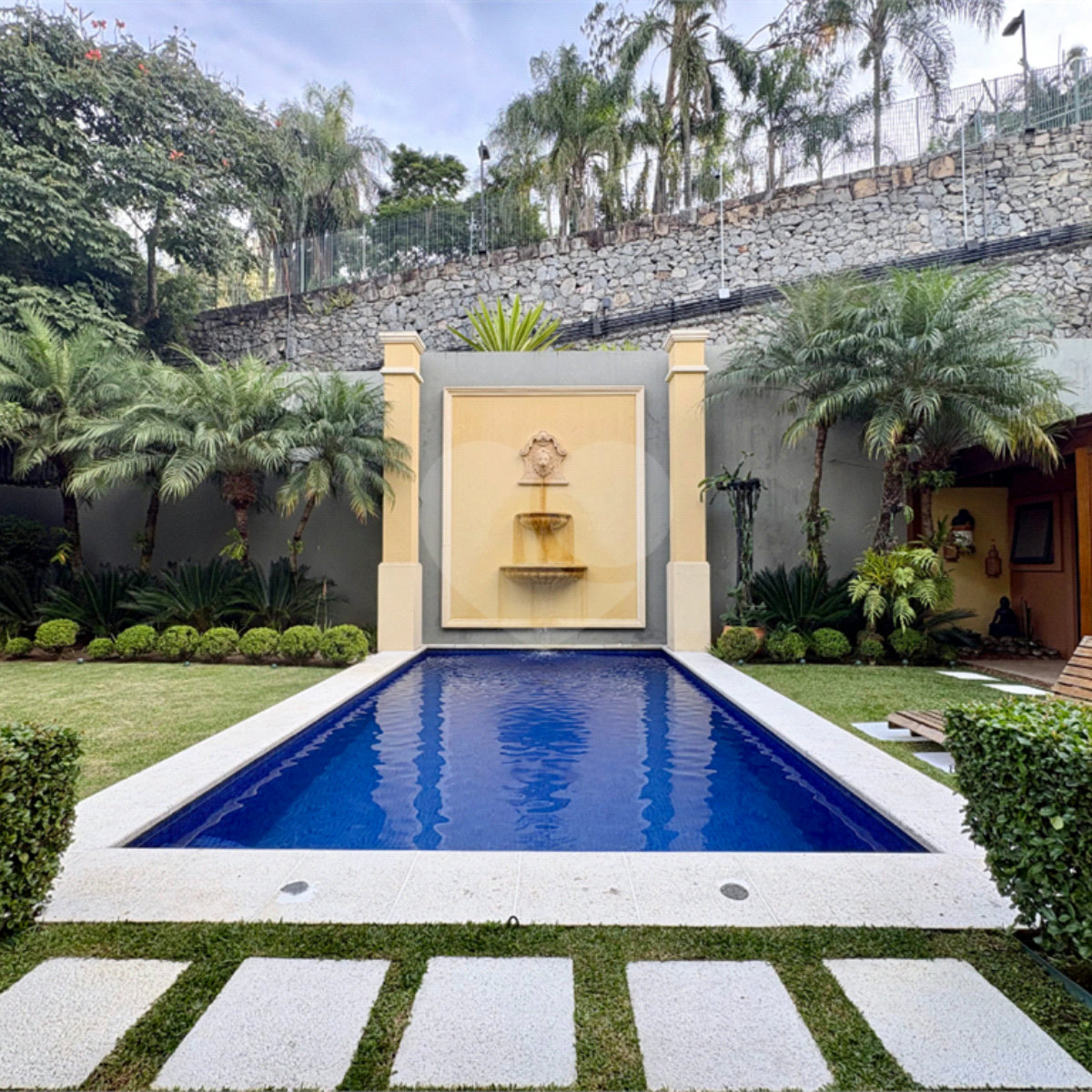 Casa à venda com 5 quartos, sendo 4 suítes, no condomínio Pignatari, São Paulo - SP