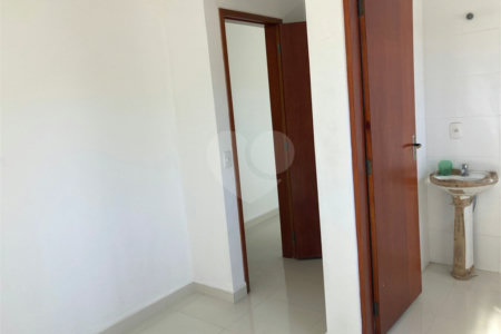 Casa à venda com 2 suítes no condomínio Villagio, Mogi das Cruzes - SP