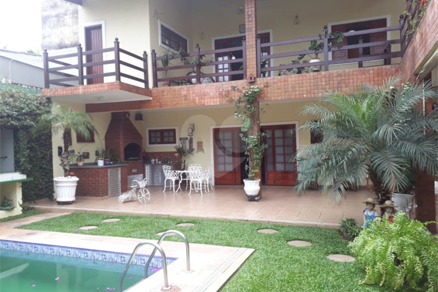 Sobrado à venda com 6 quartos, sendo 5 suítes, em Tremembé, São Paulo, SP