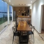 Casa à venda com 5 quartos, sendo 4 suítes, no condomínio Village Saint Charbel, Araçoiaba da Serra - SP