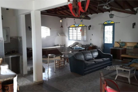 Chácara à venda com 3 quartos, sendo 2 suítes, em Chácara Companheiros, Jundiaí, SP