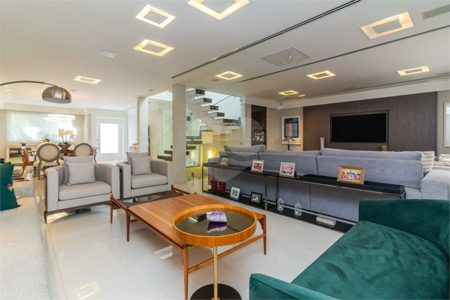 Casa em condomínio, 4 suites, piscina privativa no Jd. Floresta - zona norte - SP.