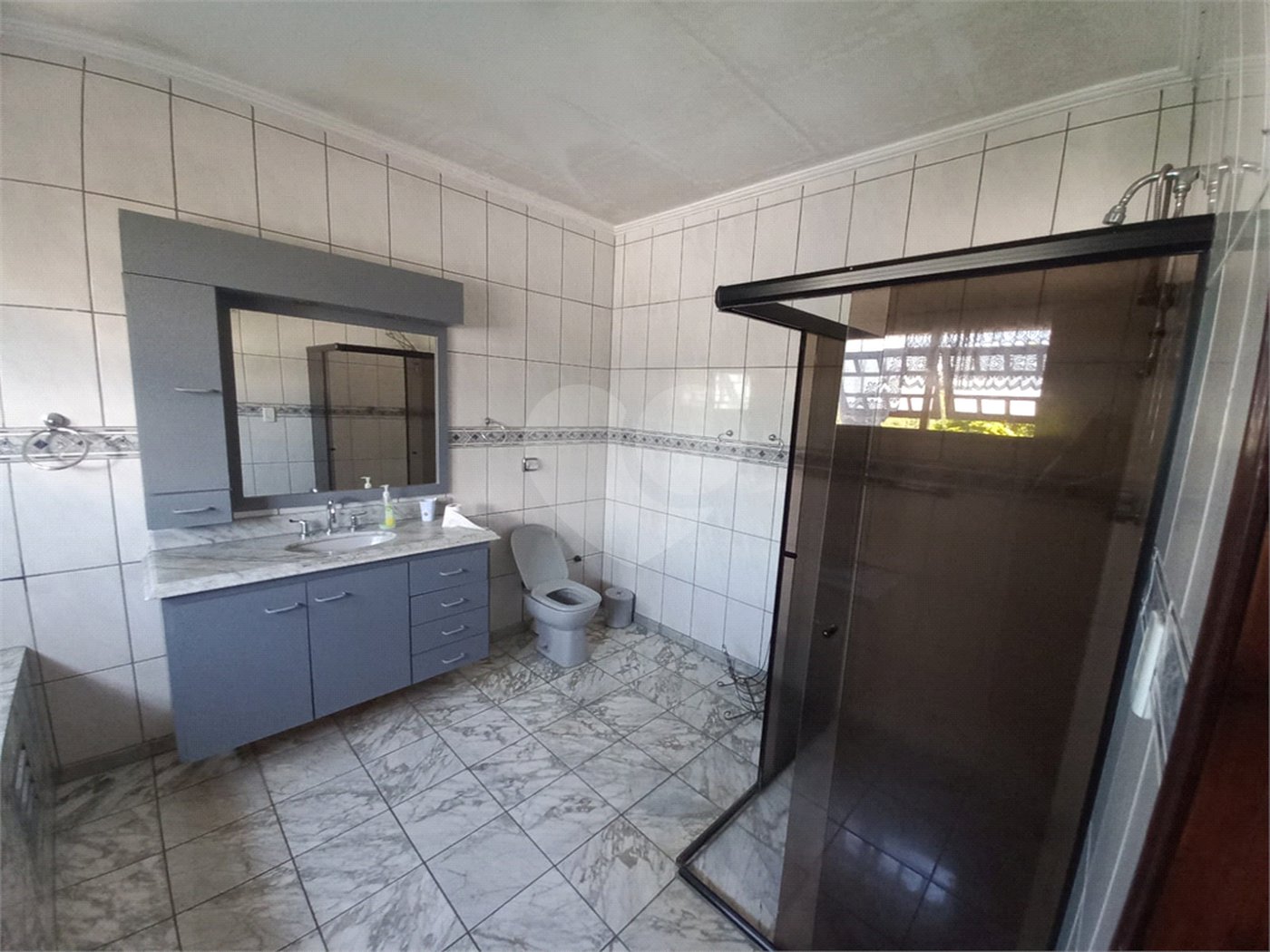 Casa à venda com 4 suítes no condomínio Aruã, Mogi das Cruzes - SP