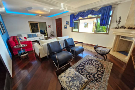 Casa à venda com 4 suítes no condomínio Villa Viana II, Cotia - SP