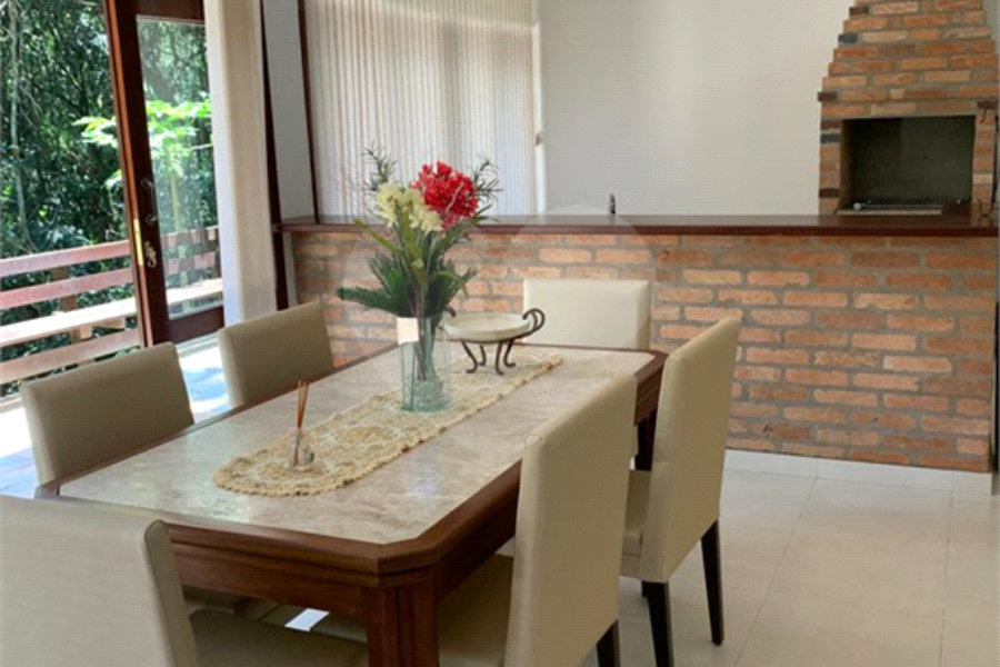 Casa à venda com 3 suítes no condomínio Parque Imperial da Cantareira, Mairiporã - SP